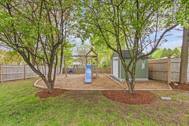 17 Bradford Rd, Natick, MA 01760