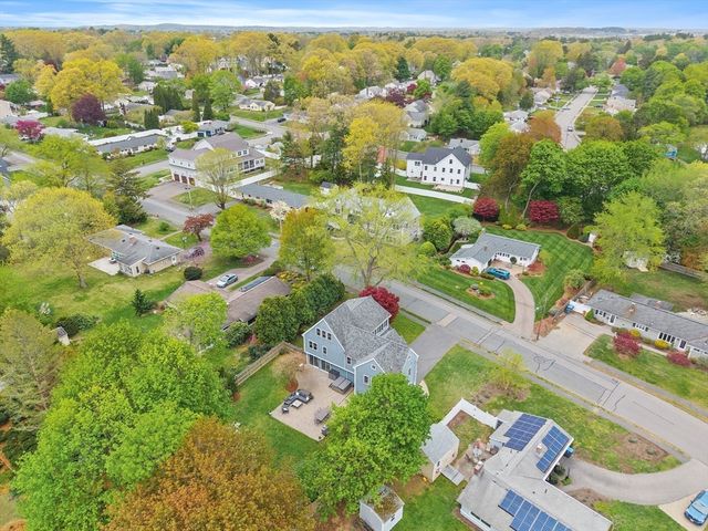 17 Bradford Rd, Natick, MA 01760