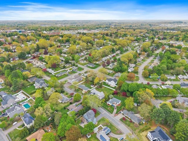 17 Bradford Rd, Natick, MA 01760