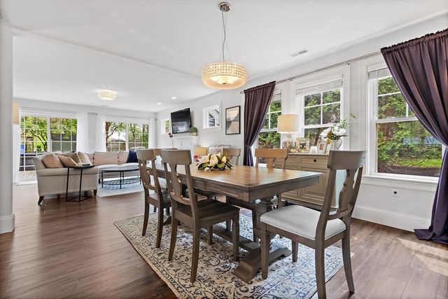 17 Bradford Rd, Natick, MA 01760