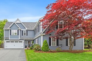 17 Bradford Rd, Natick, MA 01760
