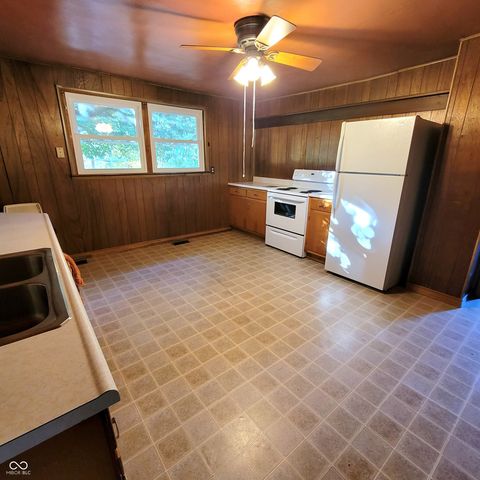 4082 W County Road 450 N, Greencastle, IN 46135