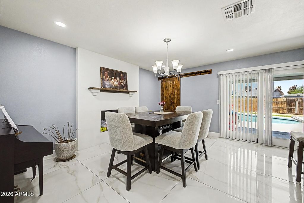 4006 S HANNA Drive, Tempe, AZ 85282 — photo 2