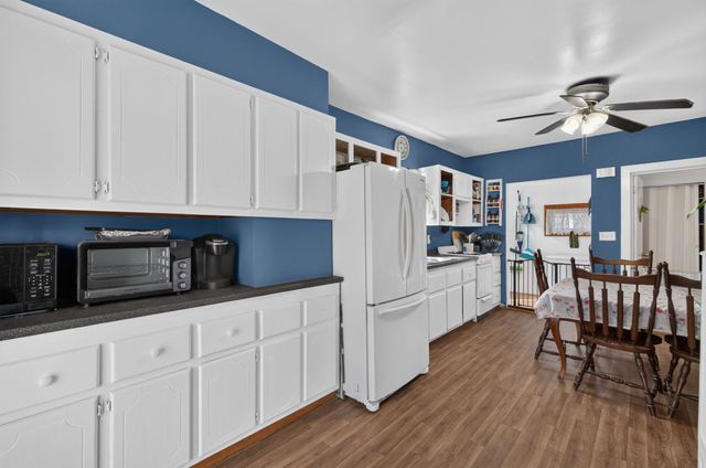 32 Gardner Ave, Swansea, MA 02777