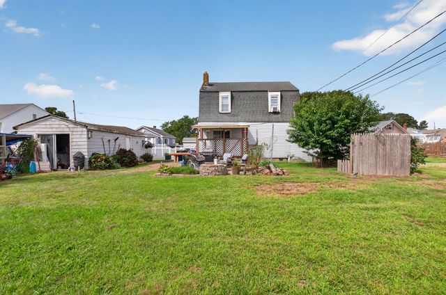 32 Gardner Ave, Swansea, MA 02777