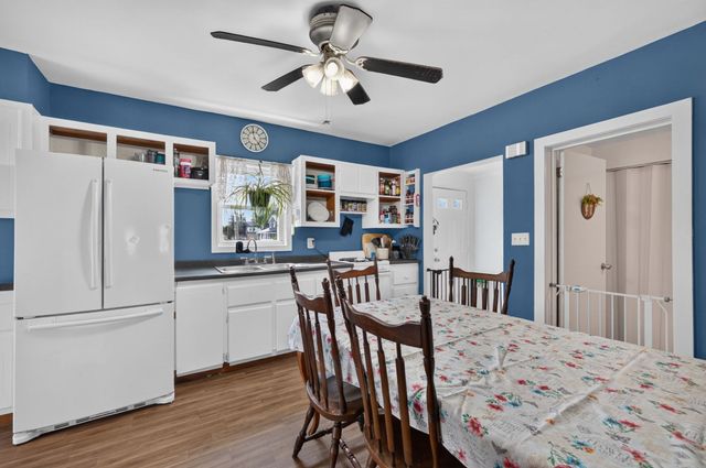 32 Gardner Ave, Swansea, MA 02777