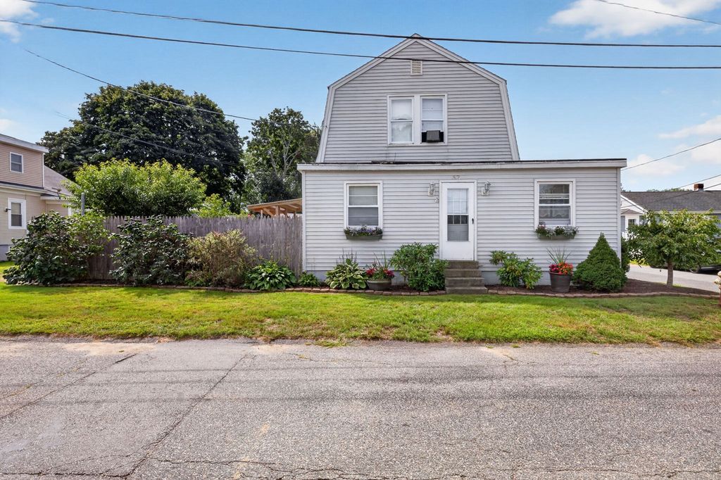 32 Gardner Ave, Swansea, MA 02777