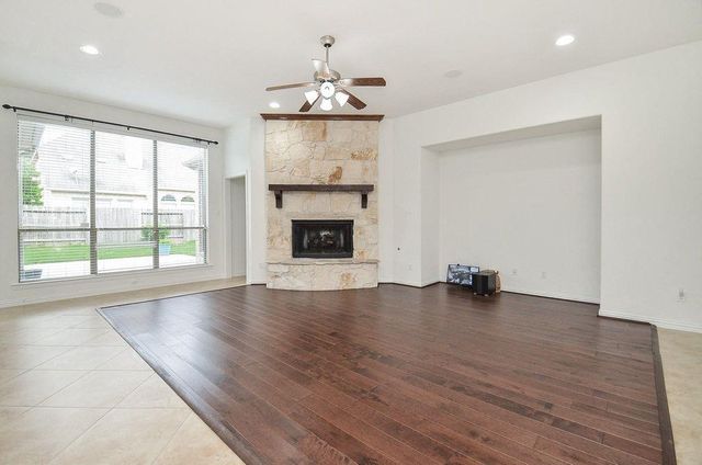 606 Floriencia St, Sugar Land, TX 77479