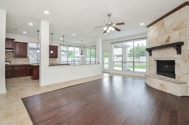 606 Floriencia St, Sugar Land, TX 77479