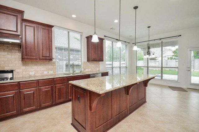 606 Floriencia St, Sugar Land, TX 77479