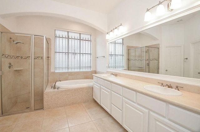 606 Floriencia St, Sugar Land, TX 77479