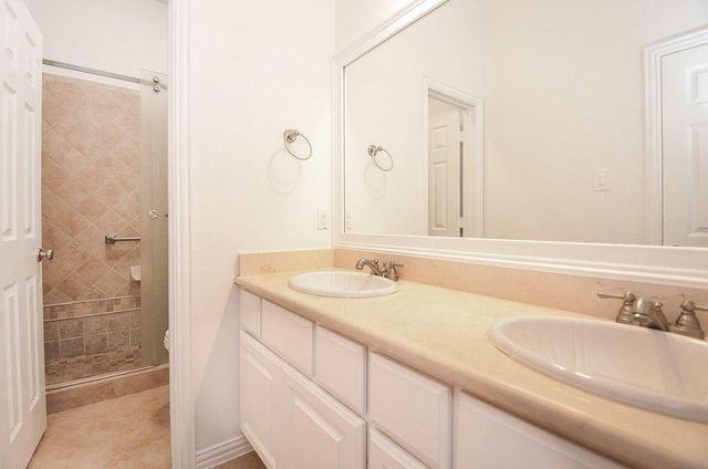 606 Floriencia St, Sugar Land, TX 77479