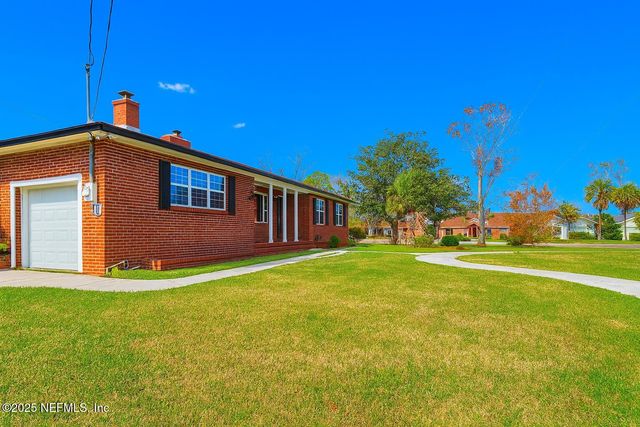 1604 CARBONDALE Drive N, Jacksonville, FL 32208