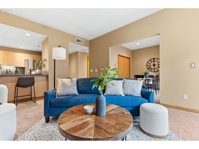 400 W 8TH St 236, Vancouver, WA 98660