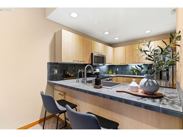 400 W 8TH St 236, Vancouver, WA 98660