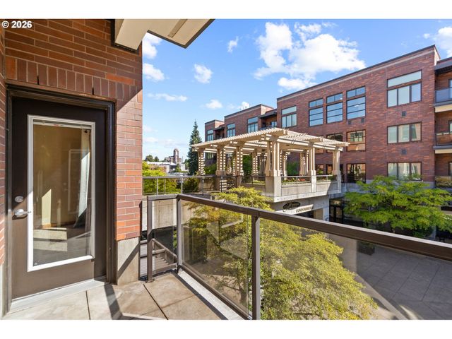 400 W 8TH St 236, Vancouver, WA 98660