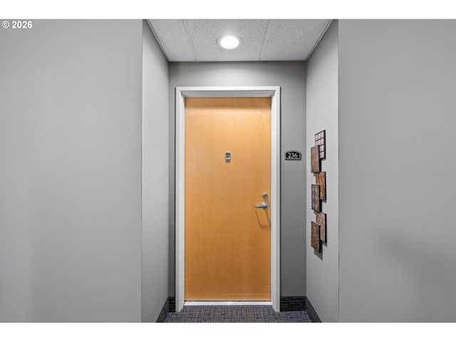 400 W 8TH St 236, Vancouver, WA 98660