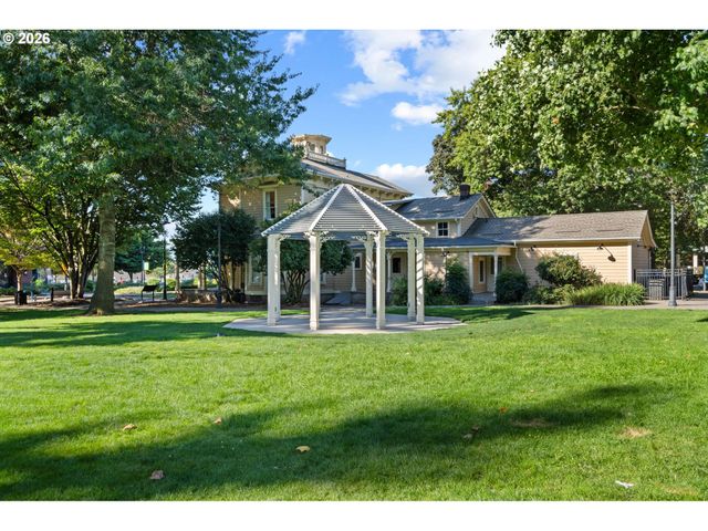 400 W 8TH St 236, Vancouver, WA 98660