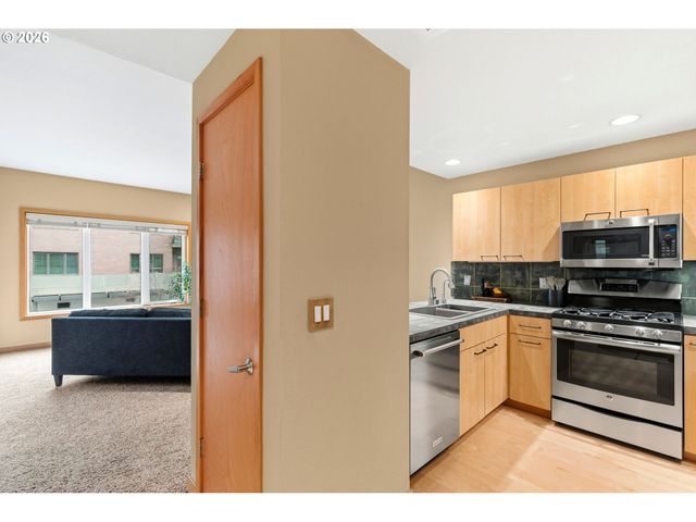 400 W 8TH St 236, Vancouver, WA 98660