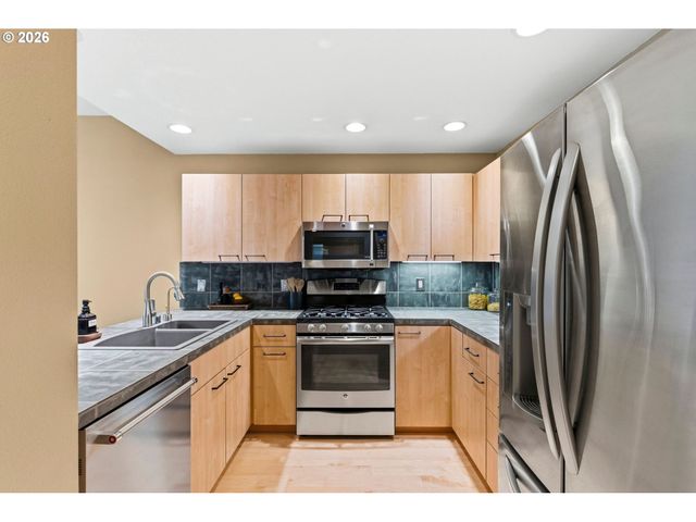 400 W 8TH St 236, Vancouver, WA 98660