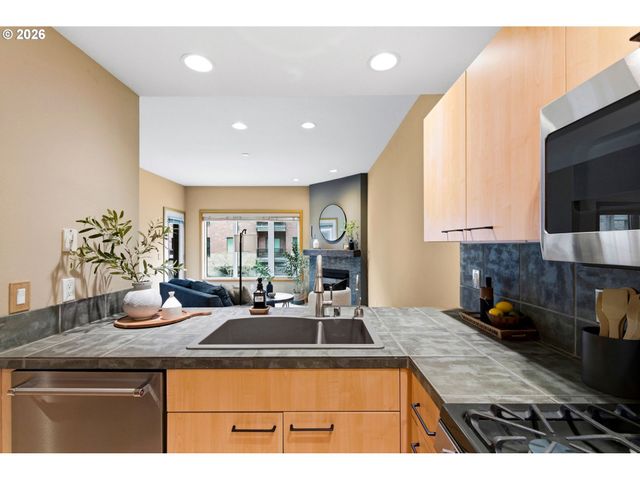 400 W 8TH St 236, Vancouver, WA 98660