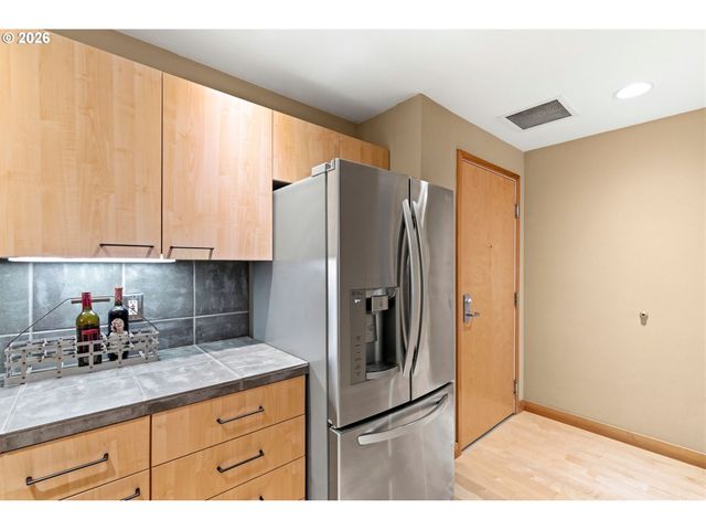 400 W 8TH St 236, Vancouver, WA 98660