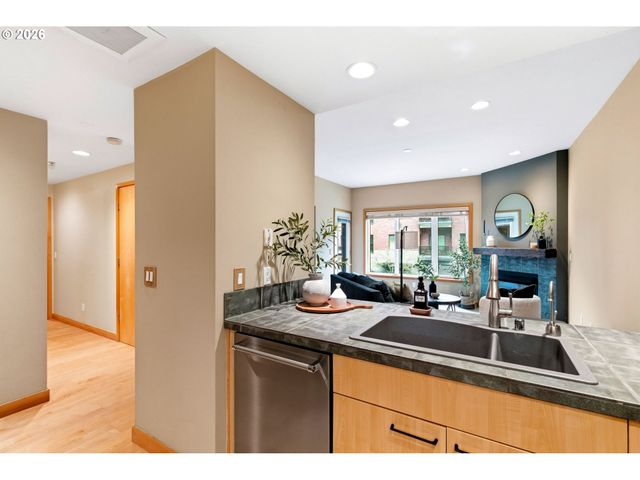 400 W 8TH St 236, Vancouver, WA 98660