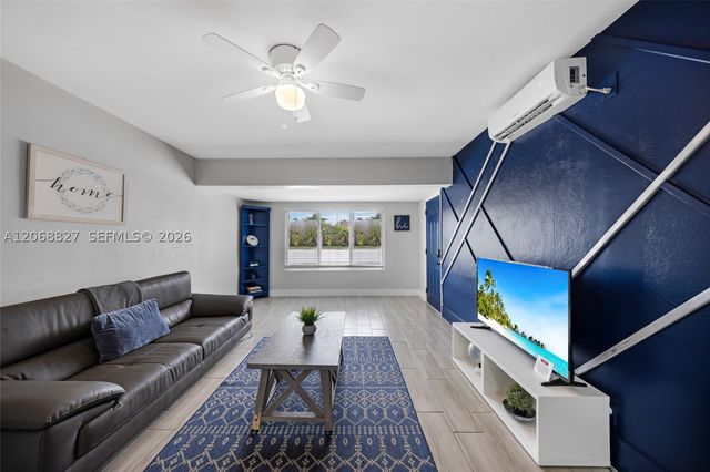 817 SW 12th St, Fort Lauderdale, FL 33315