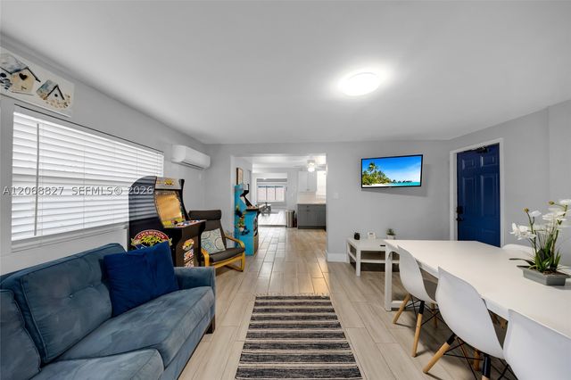 817 SW 12th St, Fort Lauderdale, FL 33315