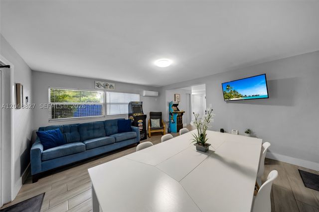 817 SW 12th St, Fort Lauderdale, FL 33315