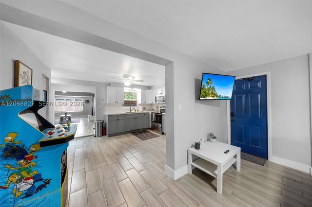 817 SW 12th St, Fort Lauderdale, FL 33315
