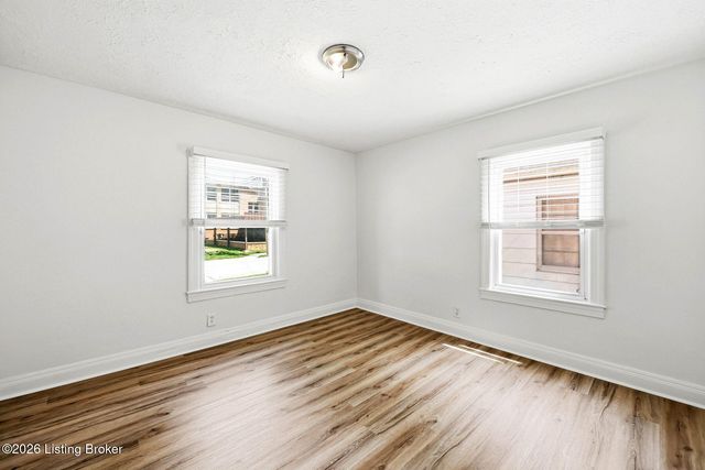 5128 Laughlin Ave, Louisville, KY 40214