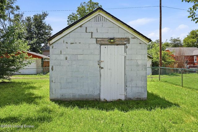 5128 Laughlin Ave, Louisville, KY 40214