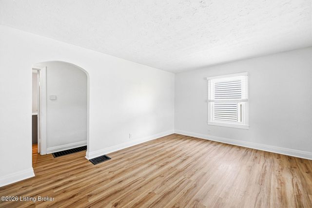 5128 Laughlin Ave, Louisville, KY 40214