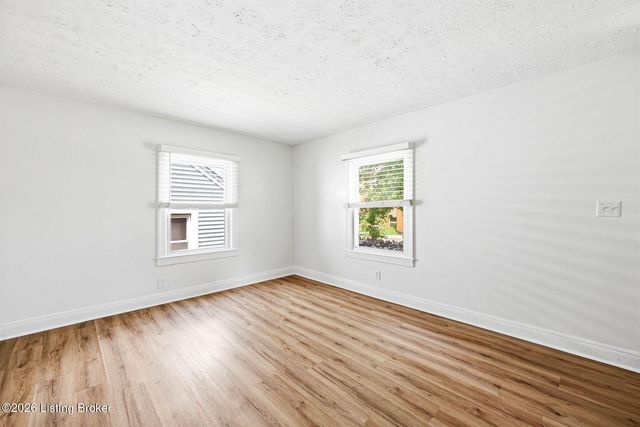 5128 Laughlin Ave, Louisville, KY 40214