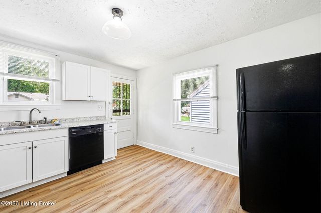 5128 Laughlin Ave, Louisville, KY 40214