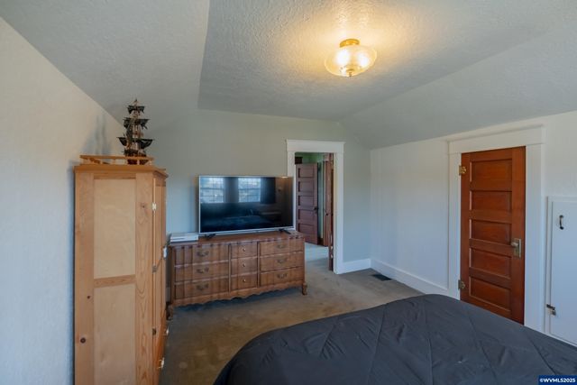 363 S 2nd St, Lebanon, OR 97355