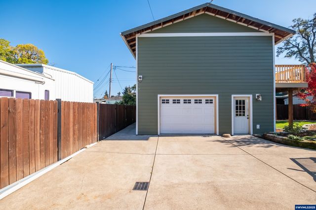 363 S 2nd St, Lebanon, OR 97355