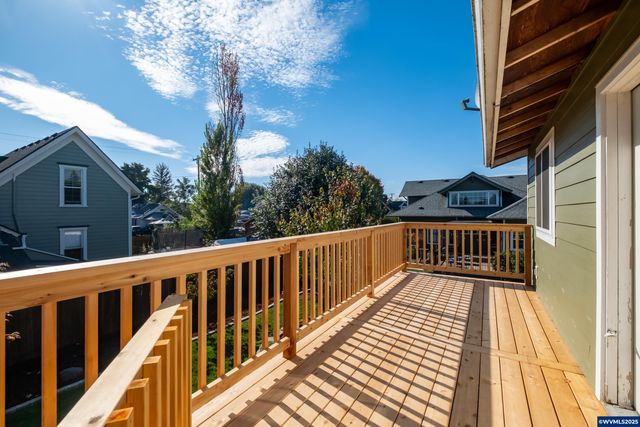 363 S 2nd St, Lebanon, OR 97355