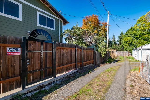 363 S 2nd St, Lebanon, OR 97355