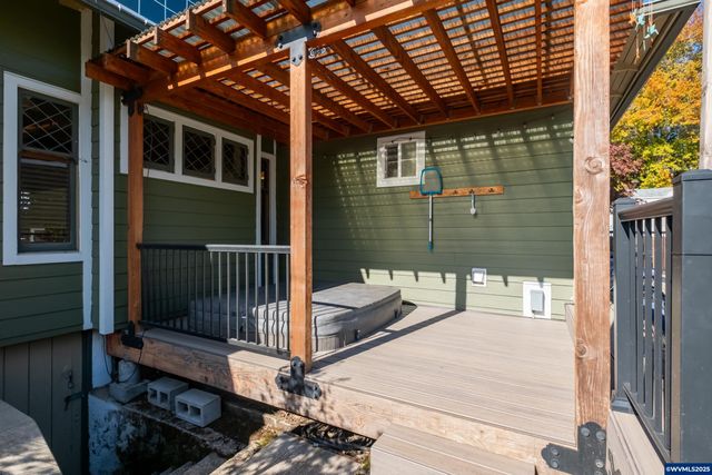 363 S 2nd St, Lebanon, OR 97355