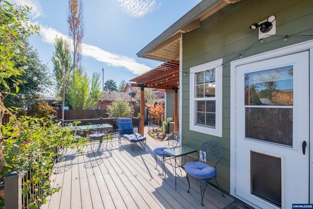 363 S 2nd St, Lebanon, OR 97355