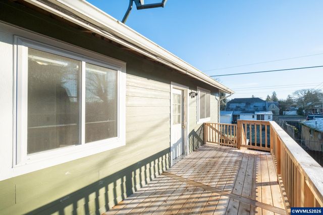 363 S 2nd St, Lebanon, OR 97355