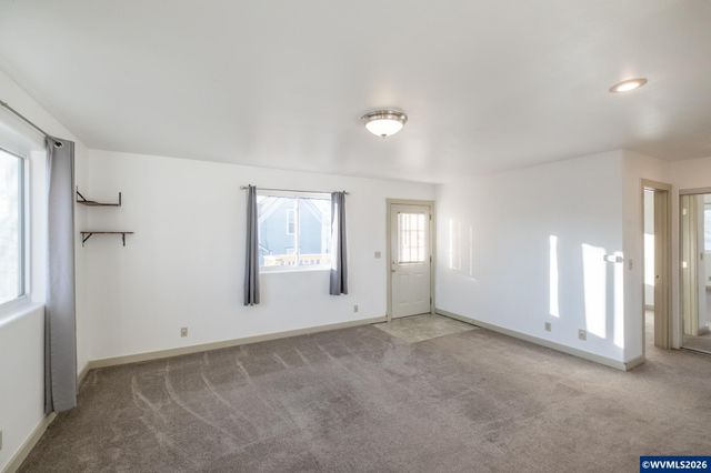 363 S 2nd St, Lebanon, OR 97355