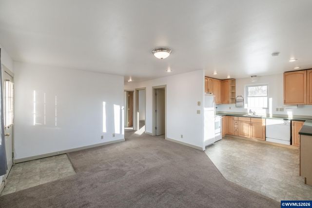 363 S 2nd St, Lebanon, OR 97355