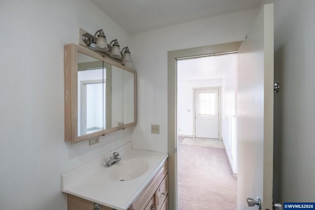 363 S 2nd St, Lebanon, OR 97355