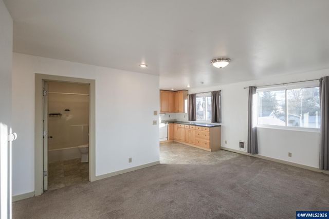 363 S 2nd St, Lebanon, OR 97355