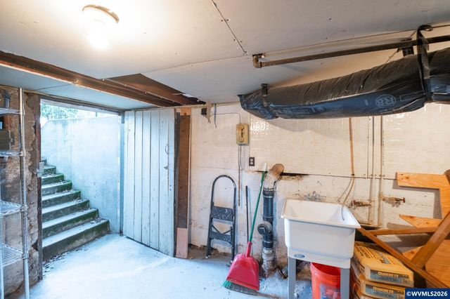 363 S 2nd St, Lebanon, OR 97355