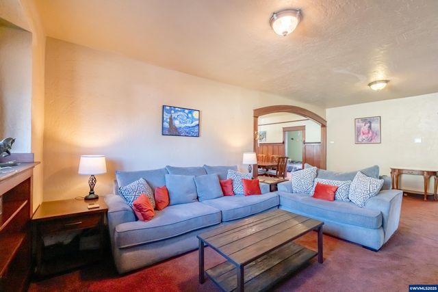 363 S 2nd St, Lebanon, OR 97355