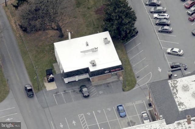 250 S CHERRY ALY, Elizabethtown, PA 17022